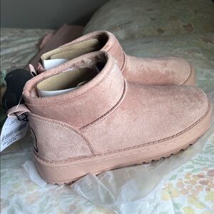 White Mountain Kids Pink Suede Boots